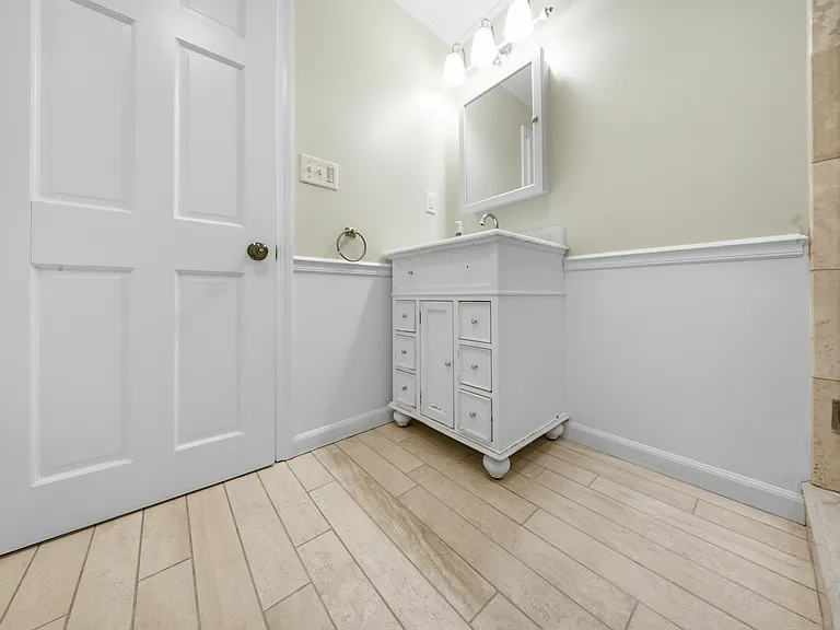 7 Sherborne Cir — Photo 21