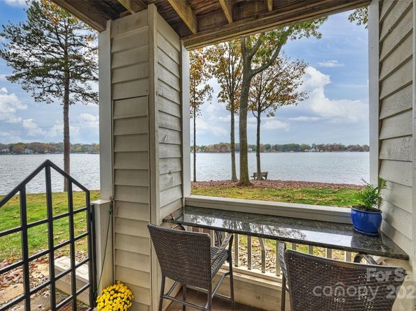 907 Southwest Dr, Davidson, NC 28036