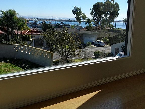 5th image of 3033 Owen St