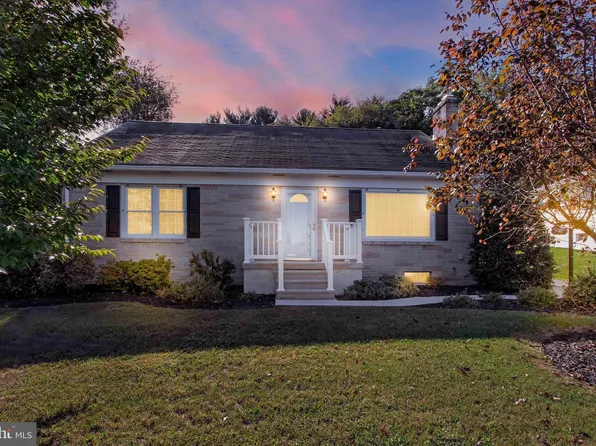 110 Baugher Dr, Hanover, PA 17331