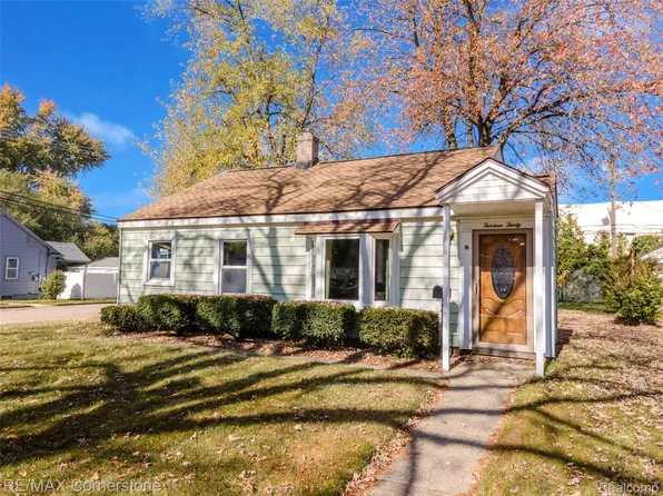 1330 Junction St, Plymouth, MI 48170