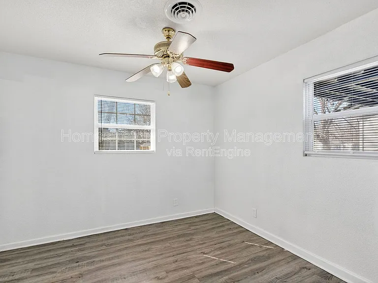 811 Saint Thomas Ln — Photo 20
