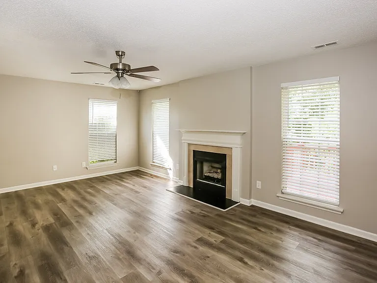 137 Lantana Dr — Photo 6