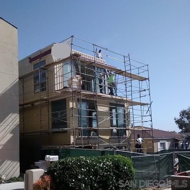 1st image of 718 Kingston Ct
