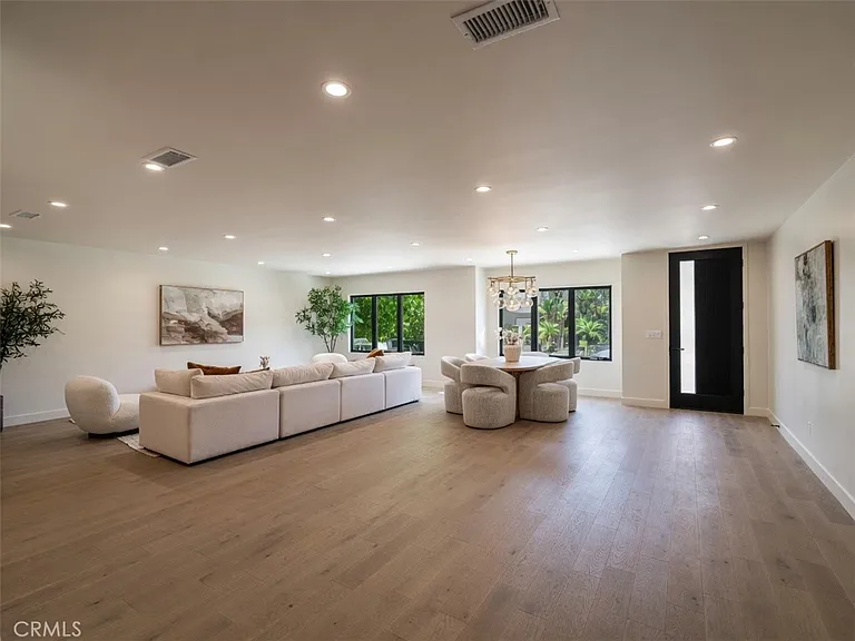 4819 Genesta — Photo 11