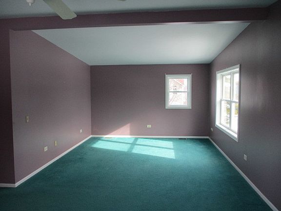 4th image of 320 Oak Hill Ct