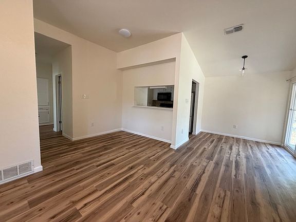5th image of 1342 Seamans Way