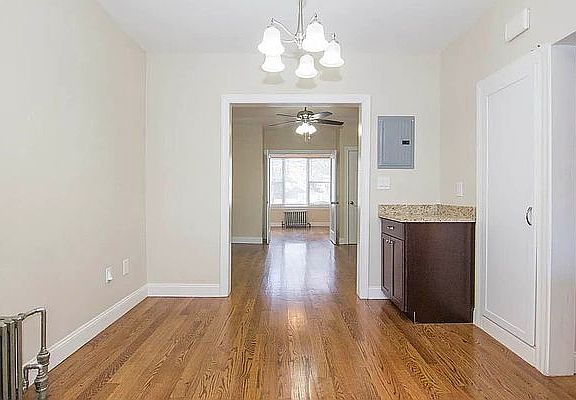 3rd image of 2167 48th St #2