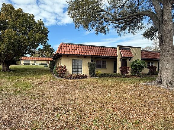 2nd image of 1701 Pinehurst Rd APT 6A