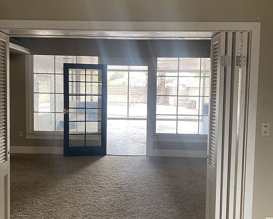 4th image of 581 Sandalwood Dr