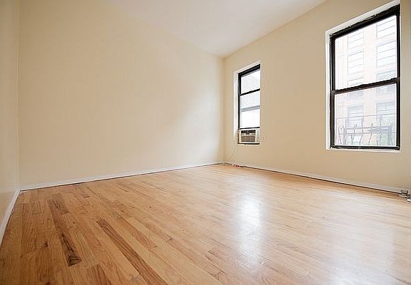 3rd image of 371 Broome St APT 7