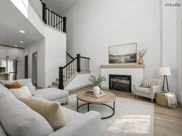 8609 W Shoreline Pl, Sioux Falls, SD 57107