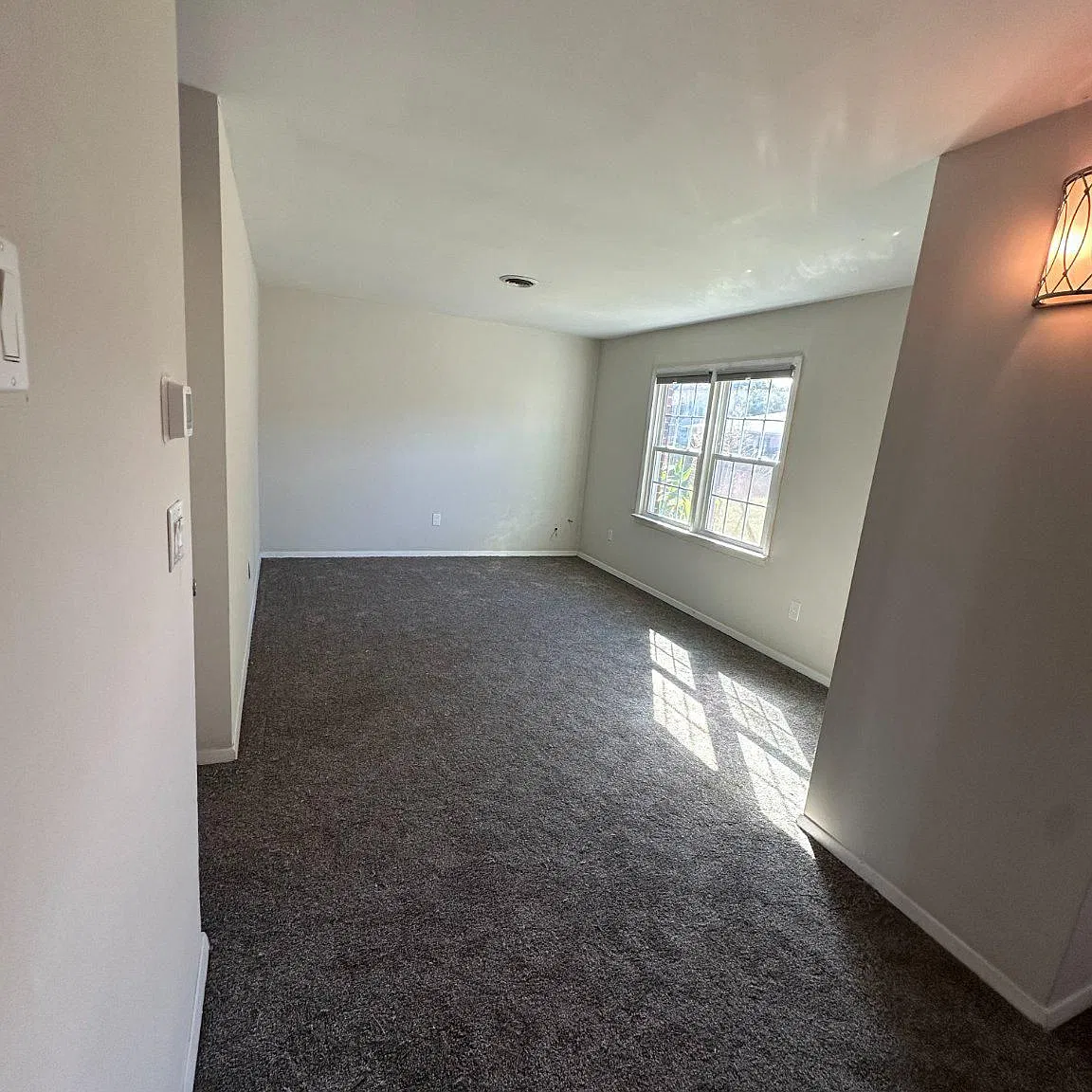 3 bed, 2.0 bath, 1320 sqft, $1,700 — Photo 1