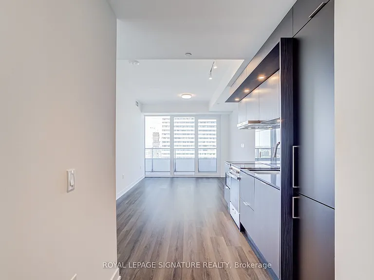 448 Burnhamthorpe Rd W #3807 — Photo 5