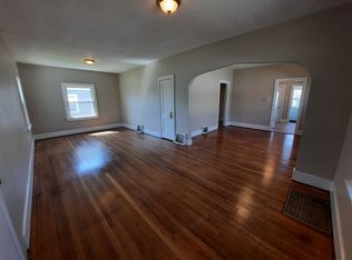 2404 Elizabeth Ave, Des Moines, IA 50317