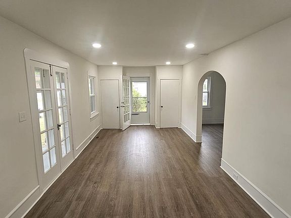 5th image of 471 Glassboro Rd