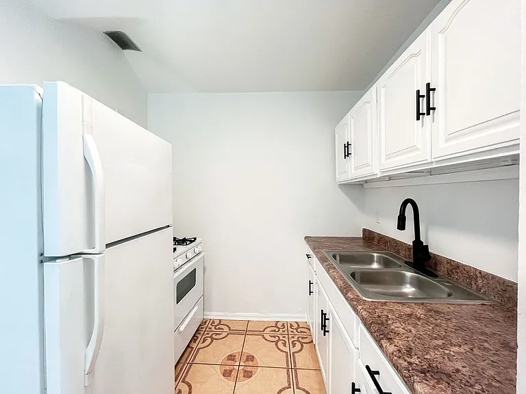445 1/4 N Occidental Blvd #445-1/4A — Photo 8