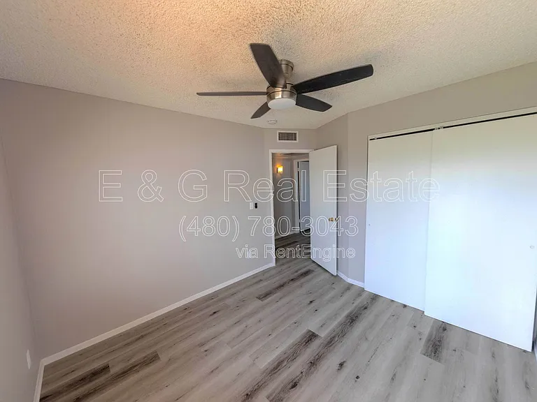 10713 W Campbell Ave — Photo 22