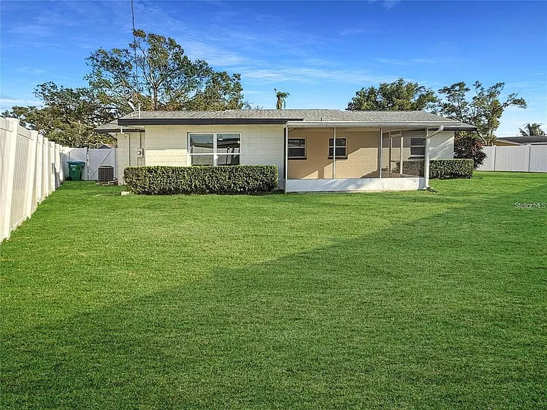8802 109th Ln — Photo 14