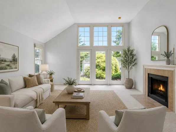 56 Floret Cir Unit 56, Hingham, MA 02043