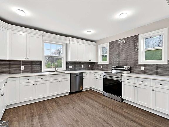 3rd image of 155 McClure Rd