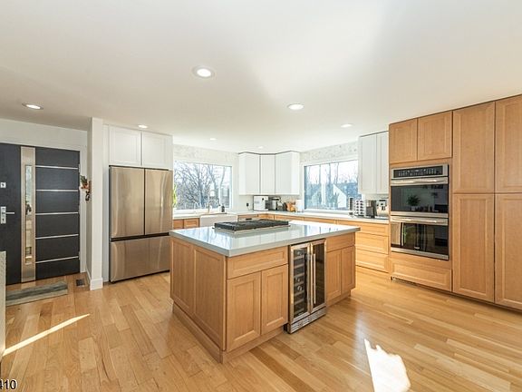 4th image of 17 Mulford Rd