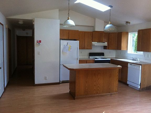 3rd image of 336 SE Reef Ave