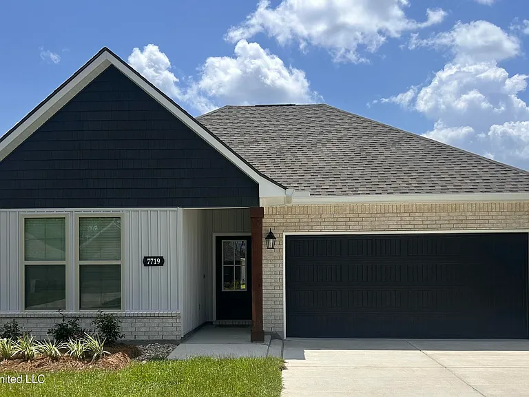 7719 Claymont Cir — Photo 1