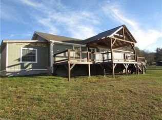 808 Big Willow Rd, Hendersonville, NC 28739