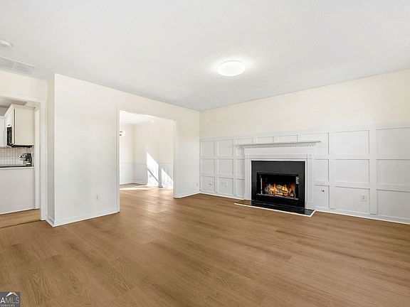 4th image of 963 Sugar Landing Cir