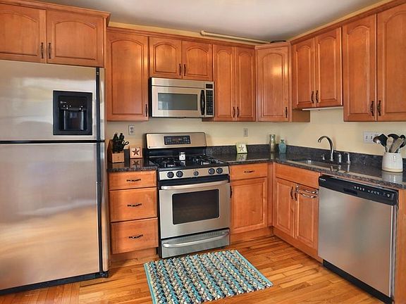 3rd image of 11 Oliver St #1