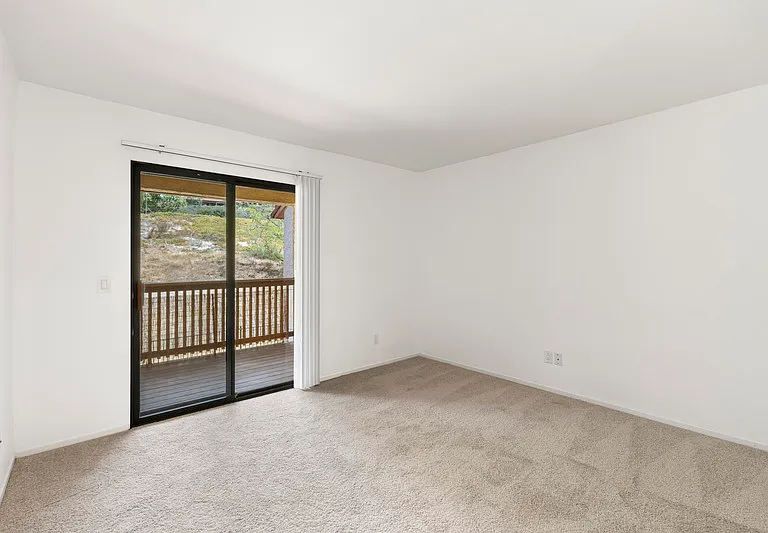 12059 Alta Carmel Ct — Photo 13