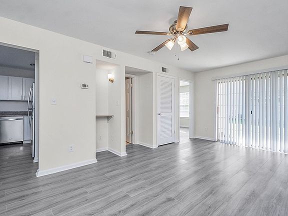 3rd image of 3513 Remington Ct