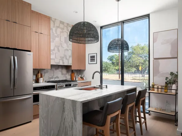2301 E 2nd St #2, Austin, TX 78702