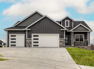 1116 NE Forest Ridge Ct, Ankeny, IA 50021