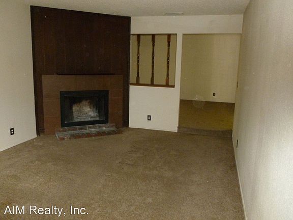 4th image of 2806 S Whitney Blvd