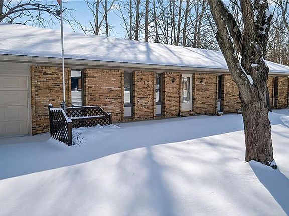 3rd image of 216 Shelburne Dr