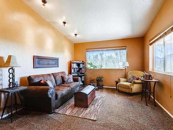 4th image of 44612 N 18th St