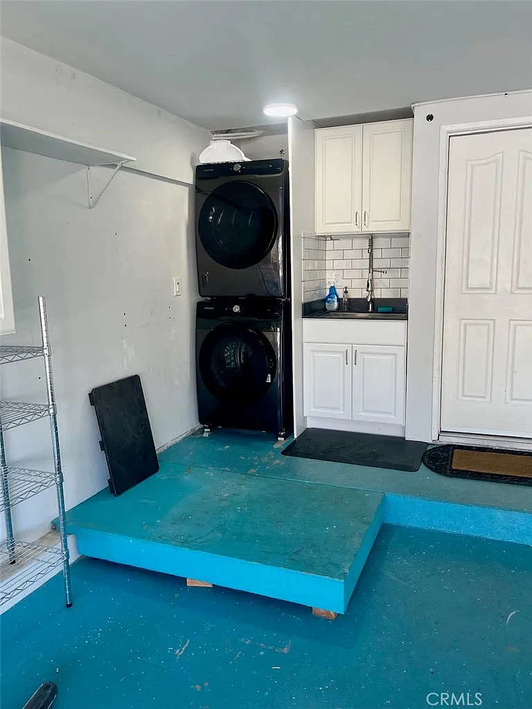3 bed, 2.5 bath, 1884 sqft, $7,775 — Photo 4