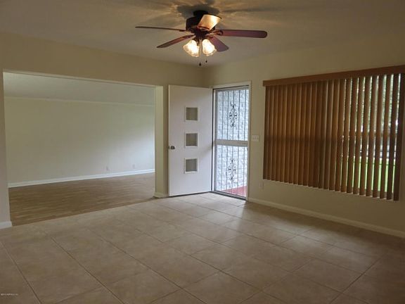 4th image of 5421 Moret Dr E