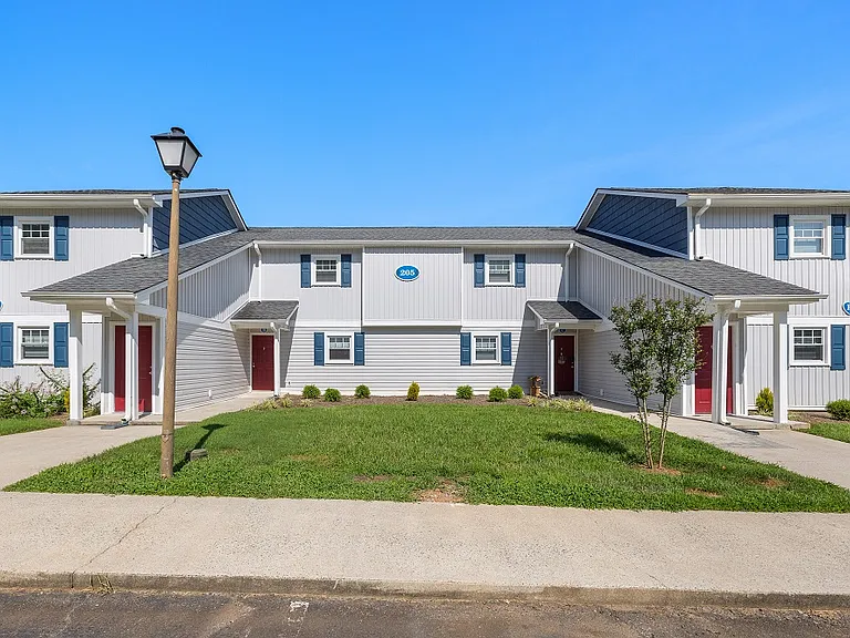 Riverview Apartments — Photo 18