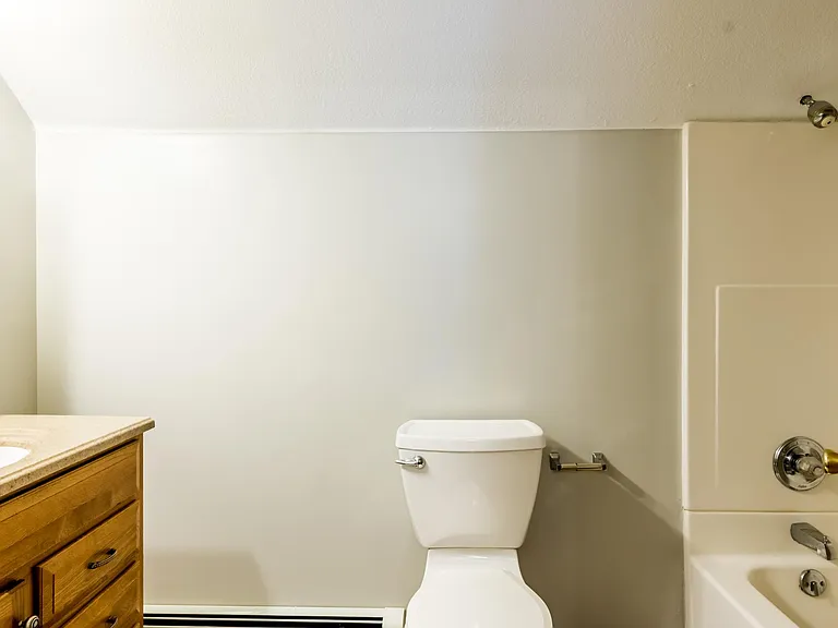 535 W Berry St #5 — Photo 13
