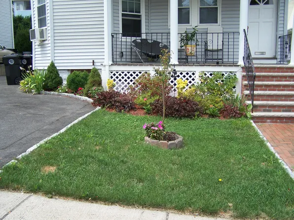 146 Hillside Rd, Watertown, MA