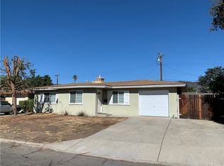 229 W Glen Lyn Dr, Glendora, CA 91740