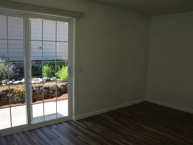 2060 Hubbard Ln — Photo 14
