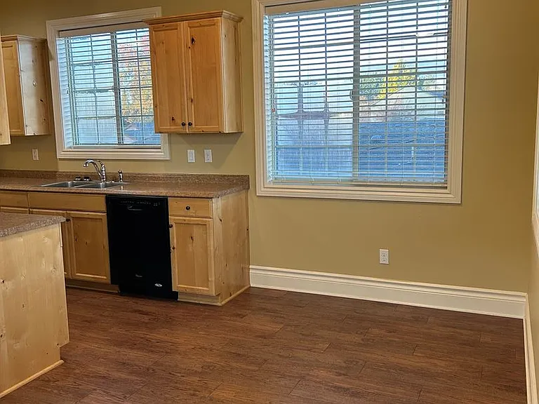2320 NW Grant Ave #101 — Photo 8