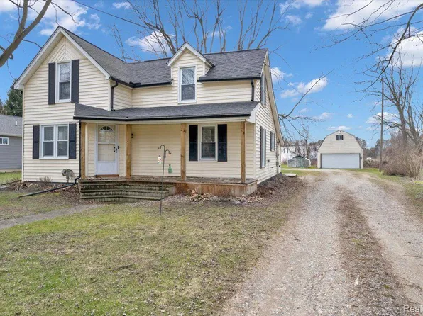 735 N Main St, Almont, MI 48003