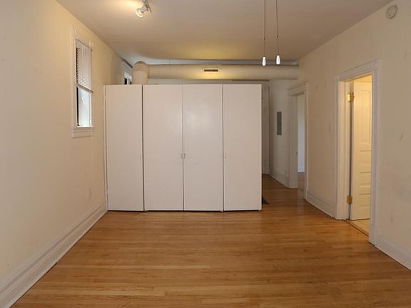5th image of 3521 N Wilton Ave #L2