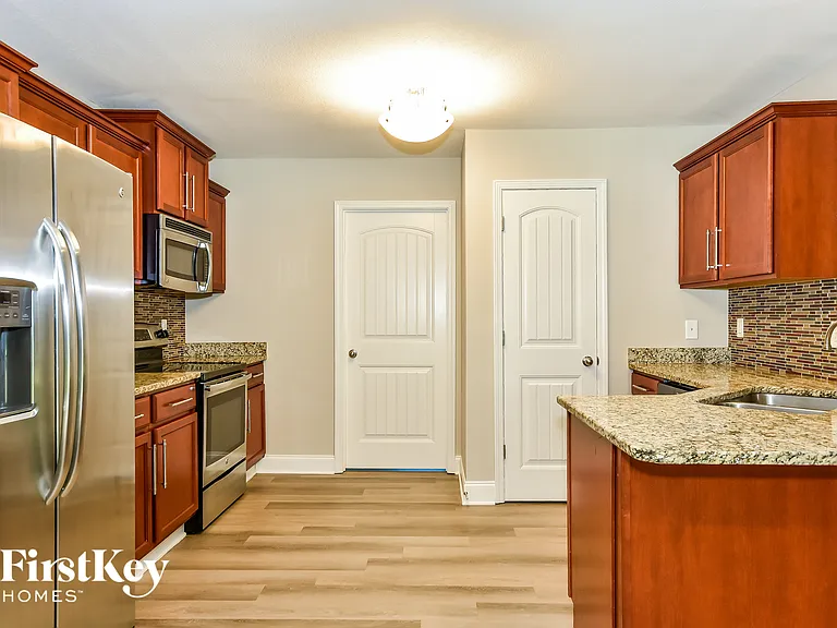 416 Leslie Wood Dr — Photo 6