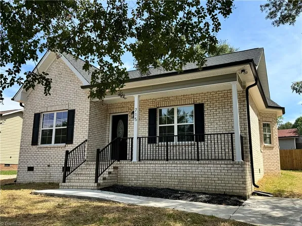 715 Chavis Dr, Greensboro, NC 27401